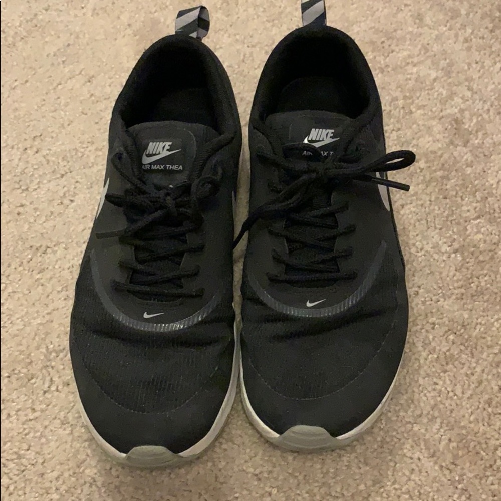 Nike Thea’s